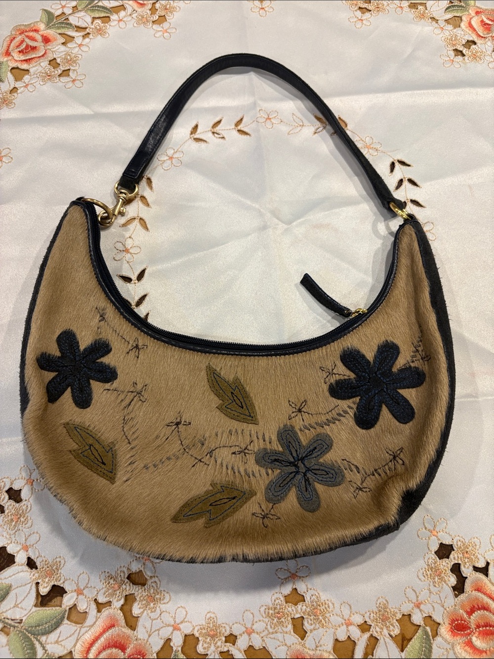 90s Y2K Women’s Tan Floral Appliqué Shoulder Bag